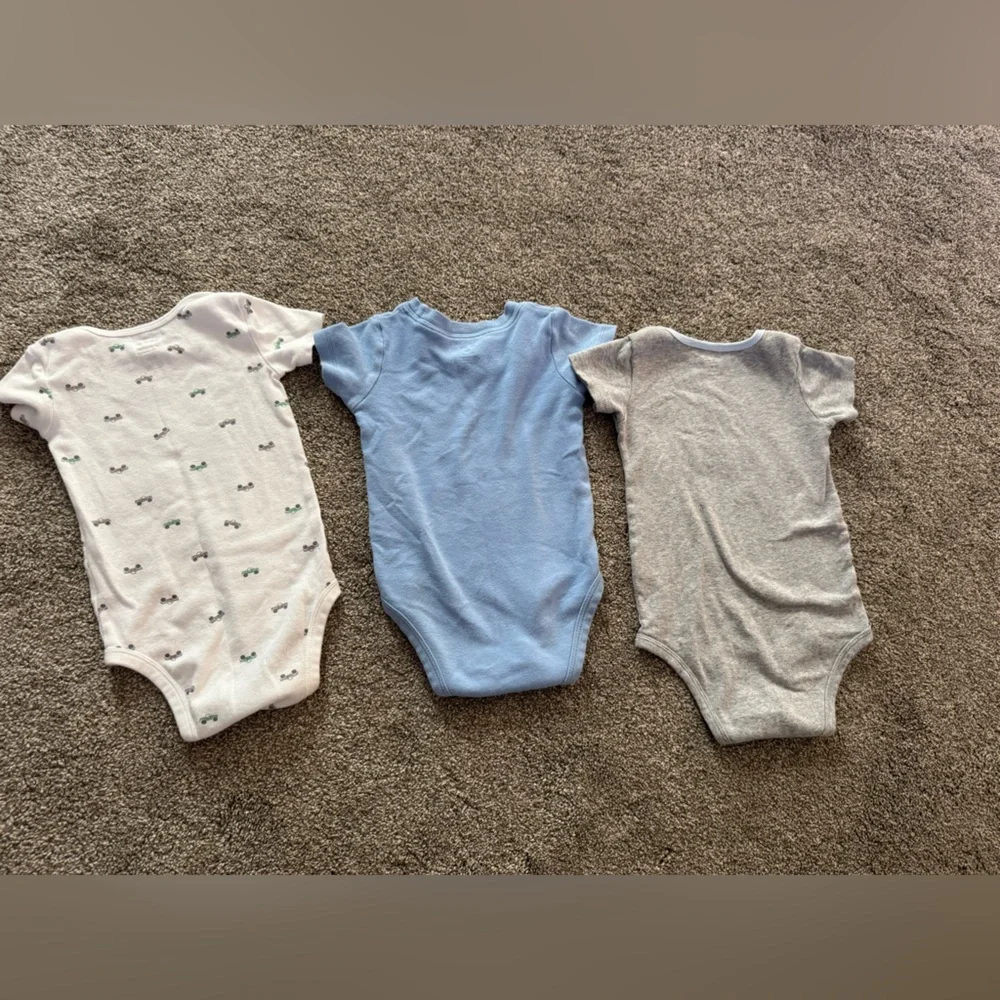 Set of 3 Carter’s Baby Boy onesies 18 months 18m Ladies Man Trucks Elephant